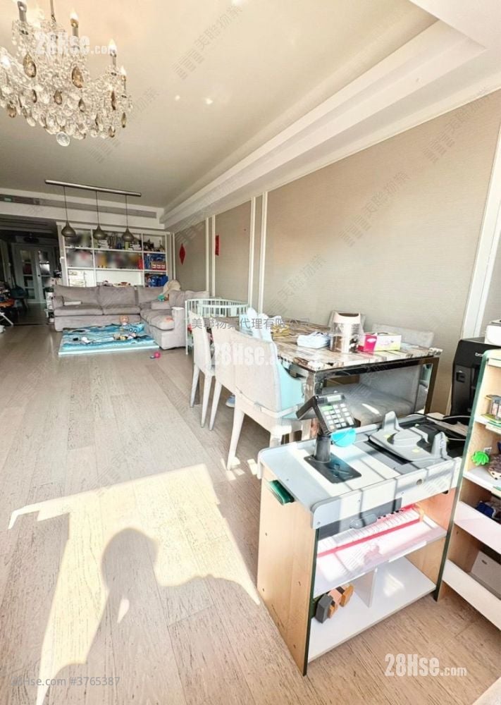 Villa Carlton Sell 2 Bedrooms 1,337 ft²