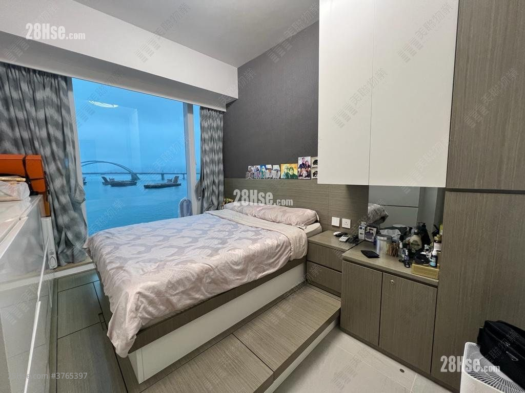 Monterey Sell 4 Bedrooms 931 ft²