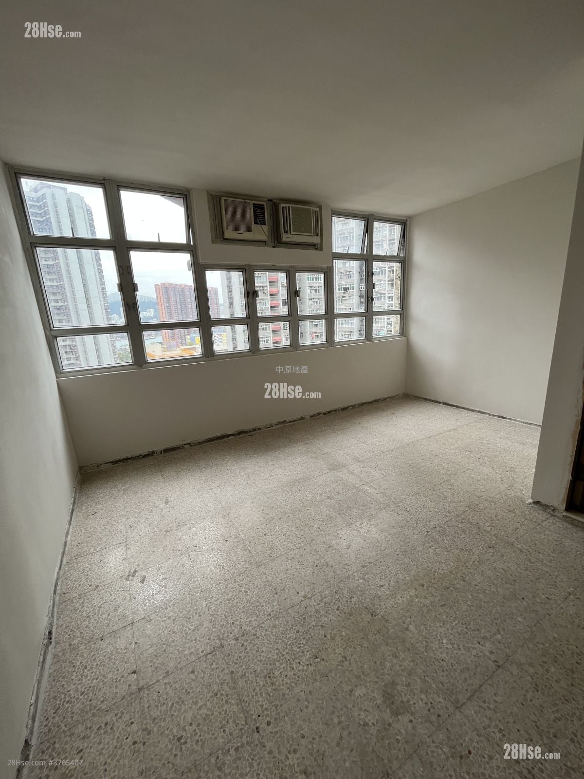 青衣邨 售盘 2 房 381 平方尺