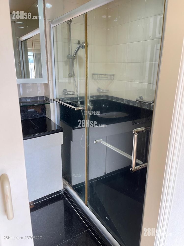 Park Towers Sell 3 Bedrooms , 2 Bathrooms 949 ft²