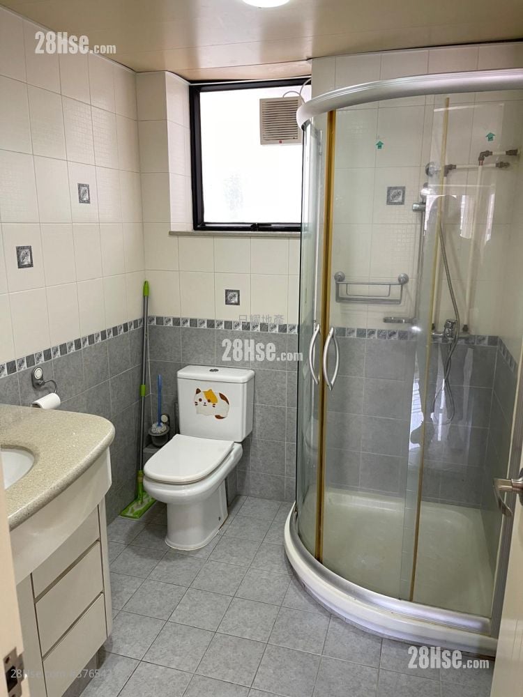 Park Towers Sell 3 Bedrooms , 2 Bathrooms 949 ft²