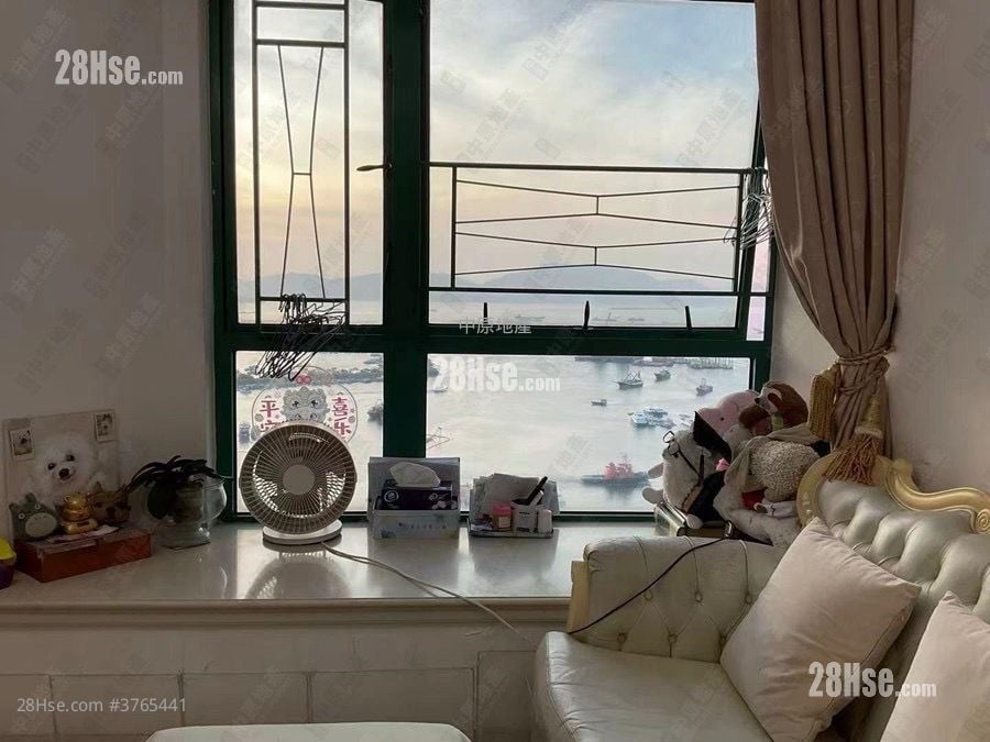 The Seacrest Sell 3 Bedrooms , 2 Bathrooms 609 ft²