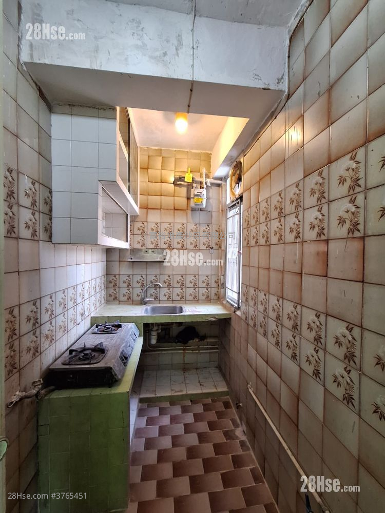 Golden Lion Garden Sell 2 Bedrooms , 1 Bathroom 285 ft²