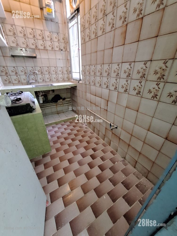 Golden Lion Garden Sell 2 Bedrooms , 1 Bathroom 285 ft²