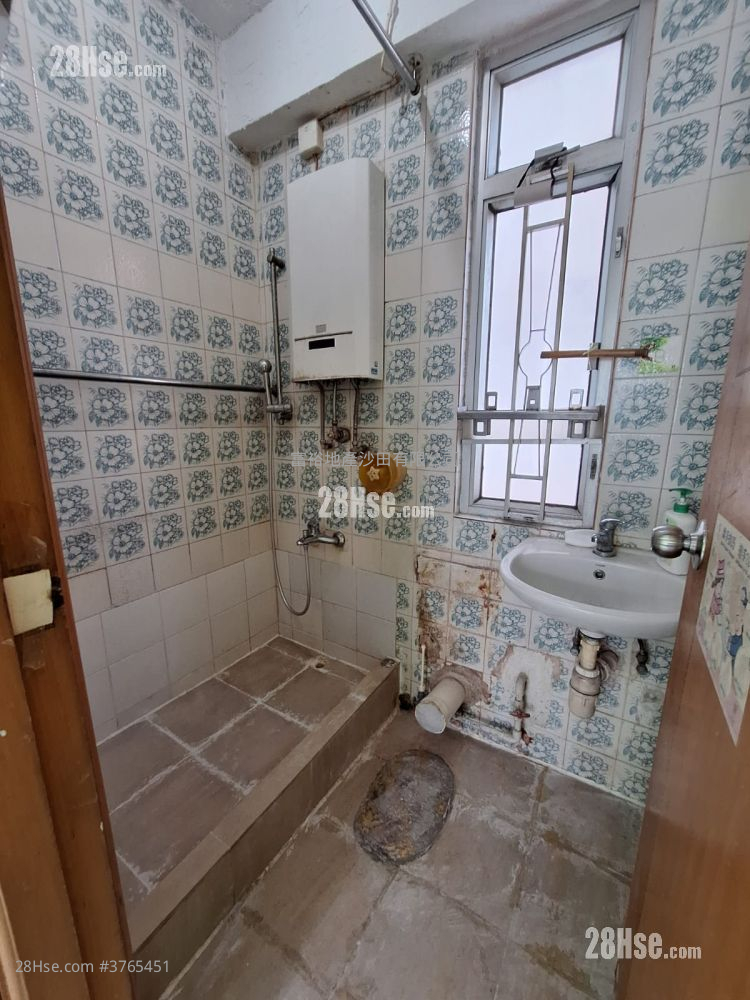 Golden Lion Garden Sell 2 Bedrooms , 1 Bathroom 285 ft²