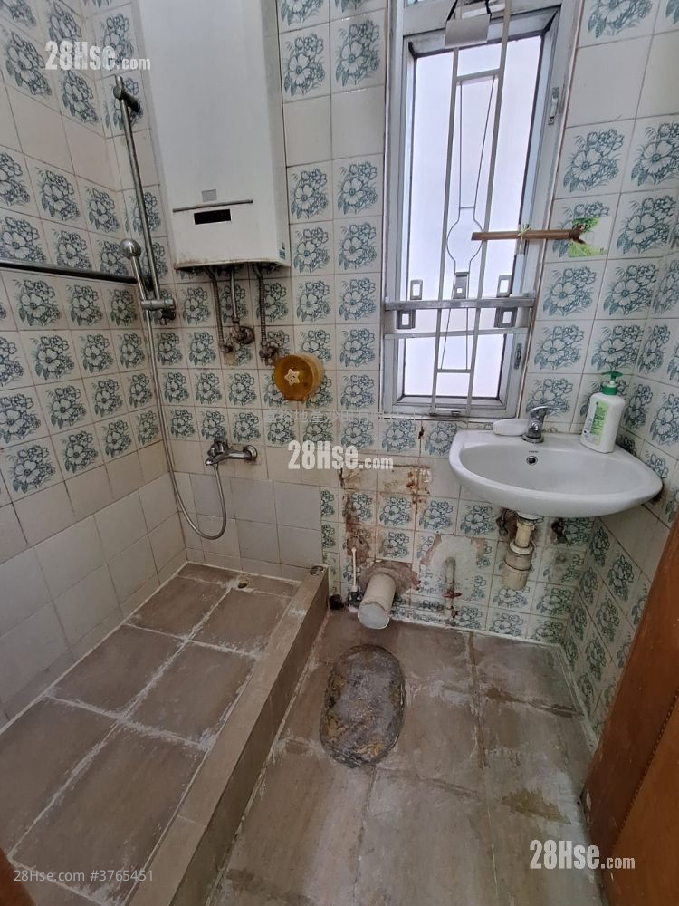 Golden Lion Garden Sell 2 Bedrooms , 1 Bathroom 285 ft²