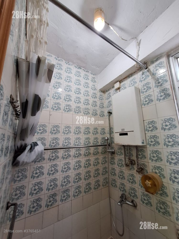 Golden Lion Garden Sell 2 Bedrooms , 1 Bathroom 285 ft²