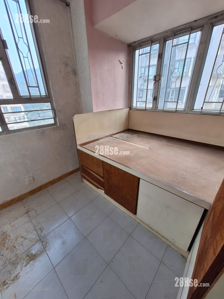 Golden Lion Garden Sell 2 Bedrooms , 1 Bathroom 285 ft²