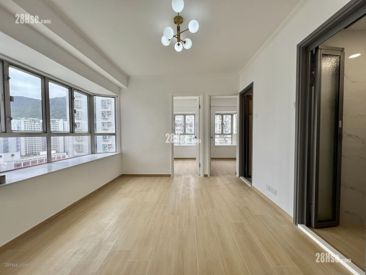 Hong King Garden Sell 2 Bedrooms , 1 Bathroom 370 ft²