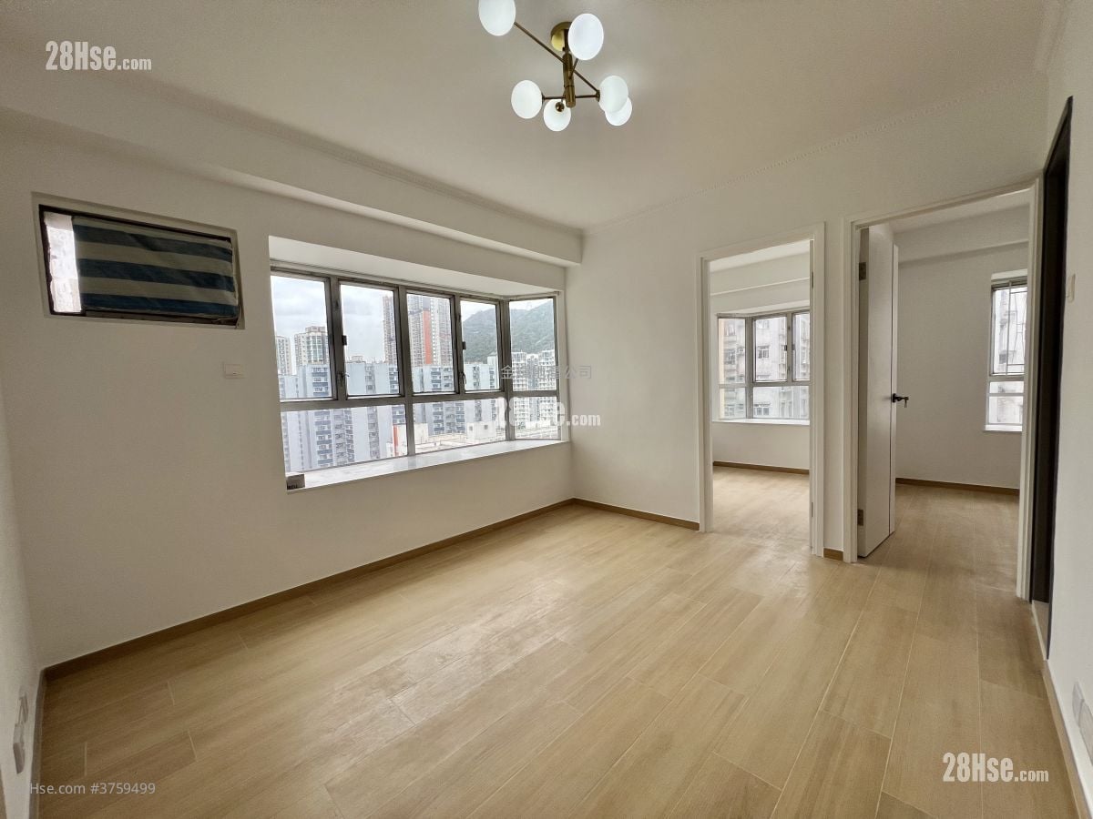 Hong King Garden Sell 2 Bedrooms , 1 Bathroom 370 ft²