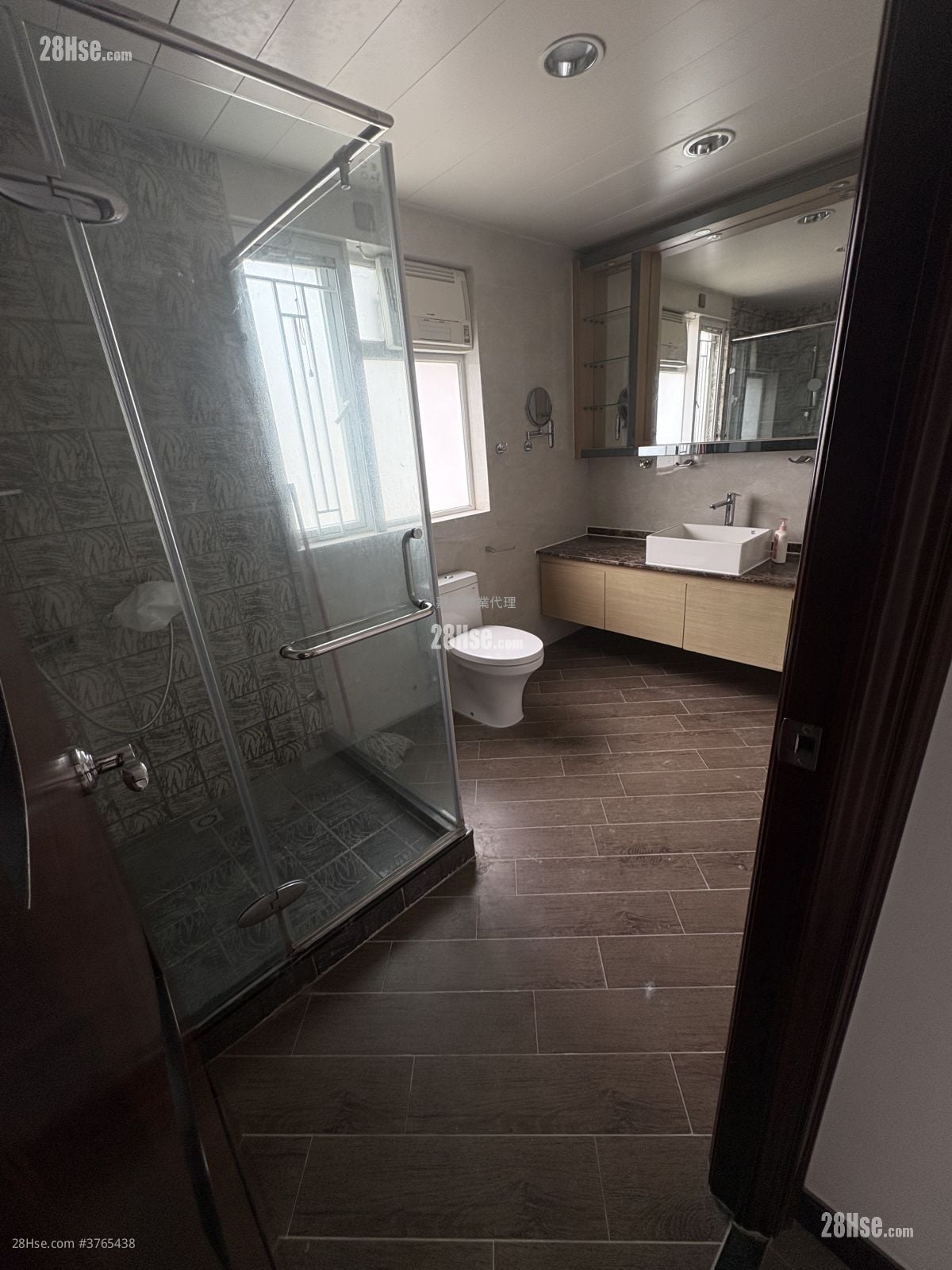 Marvelous Villa Rental 4 Bedrooms , 2 Bathrooms 1,400 ft²