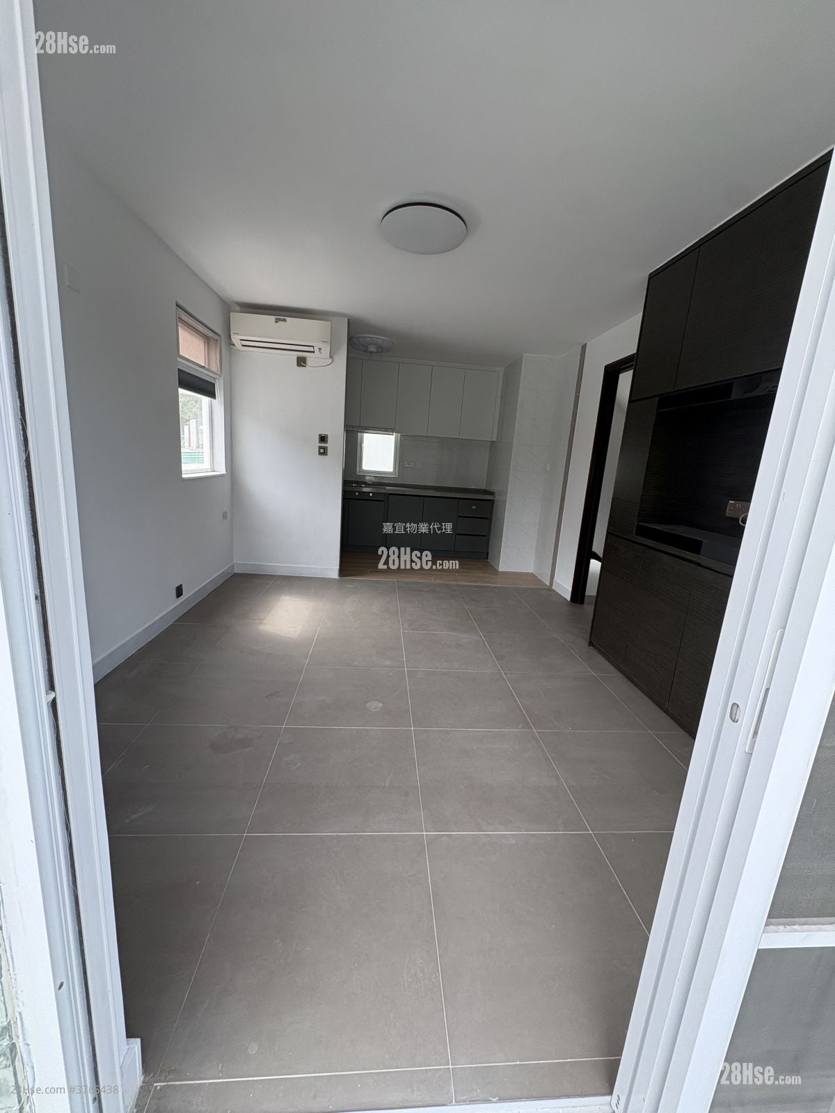 Marvelous Villa Rental 4 Bedrooms , 2 Bathrooms 1,400 ft²