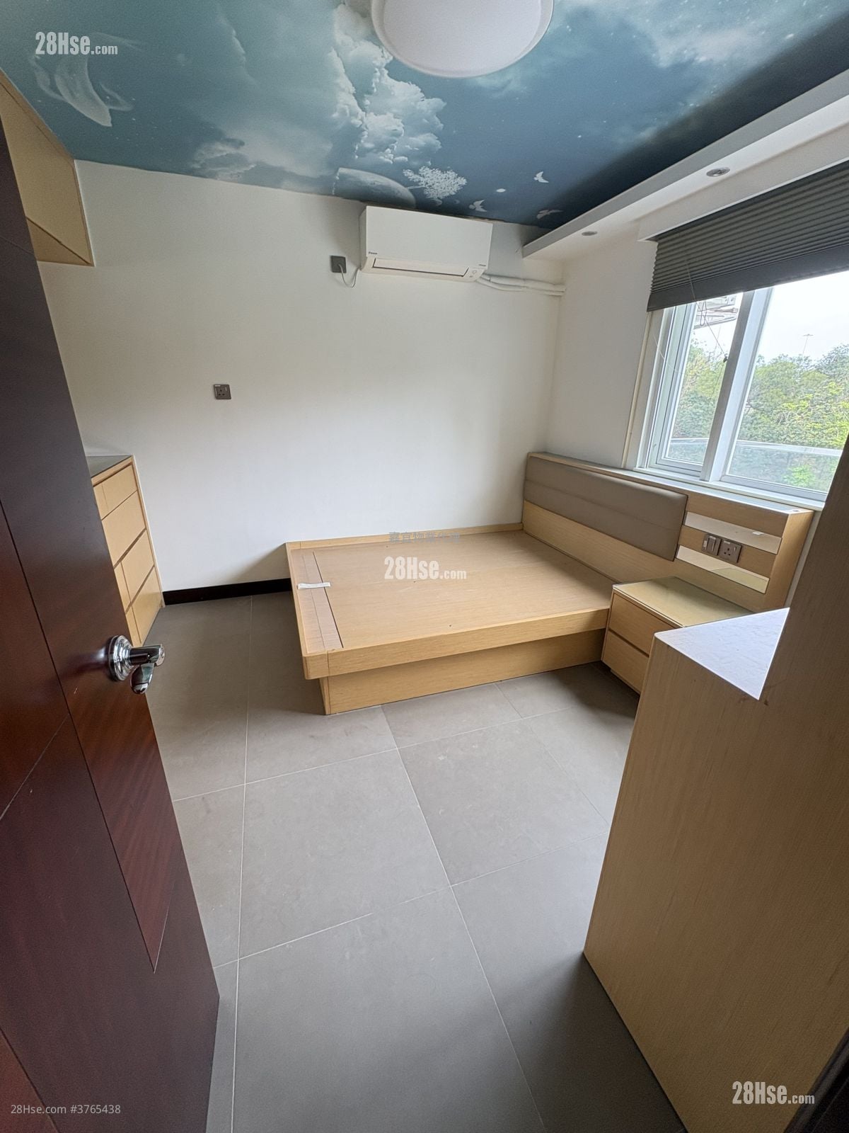 Marvelous Villa Rental 4 Bedrooms , 2 Bathrooms 1,400 ft²