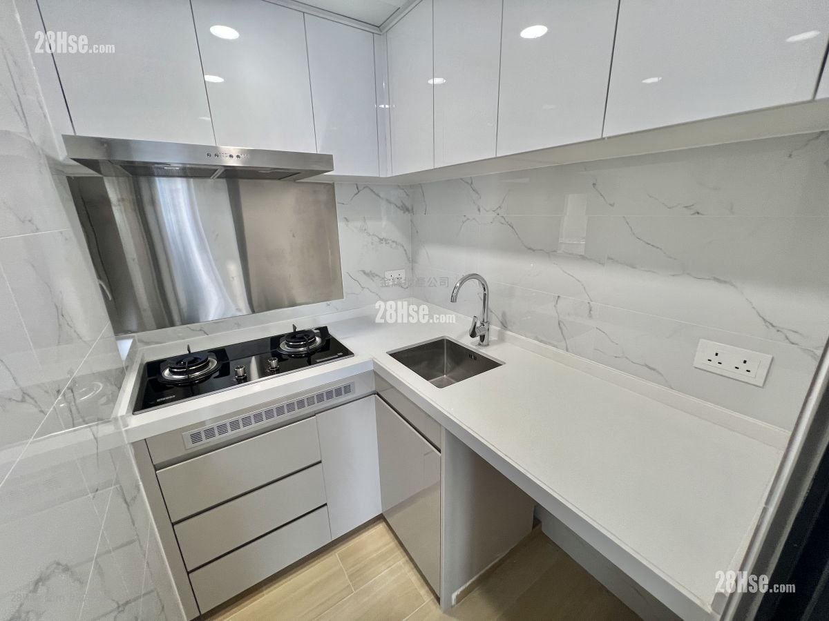 Hong King Garden Sell 2 Bedrooms , 1 Bathroom 370 ft²