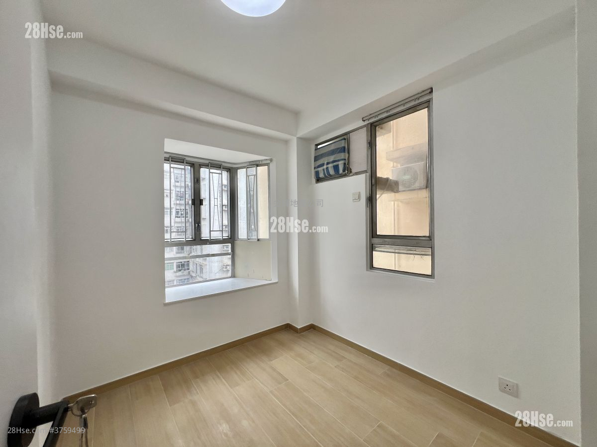 Hong King Garden Sell 2 Bedrooms , 1 Bathroom 370 ft²