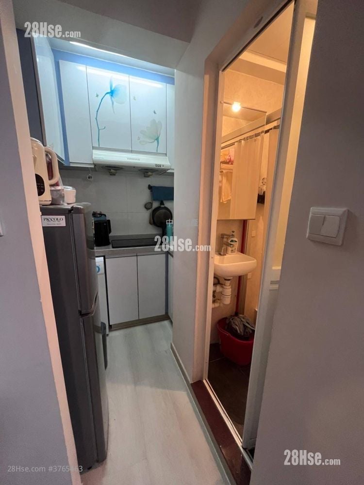 Chuen Fai Centre Sell 2 Bedrooms 277 ft²