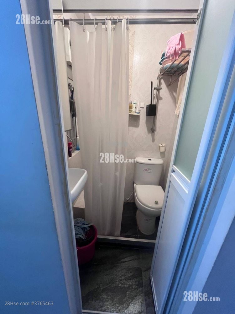 Chuen Fai Centre Sell 2 Bedrooms 277 ft²