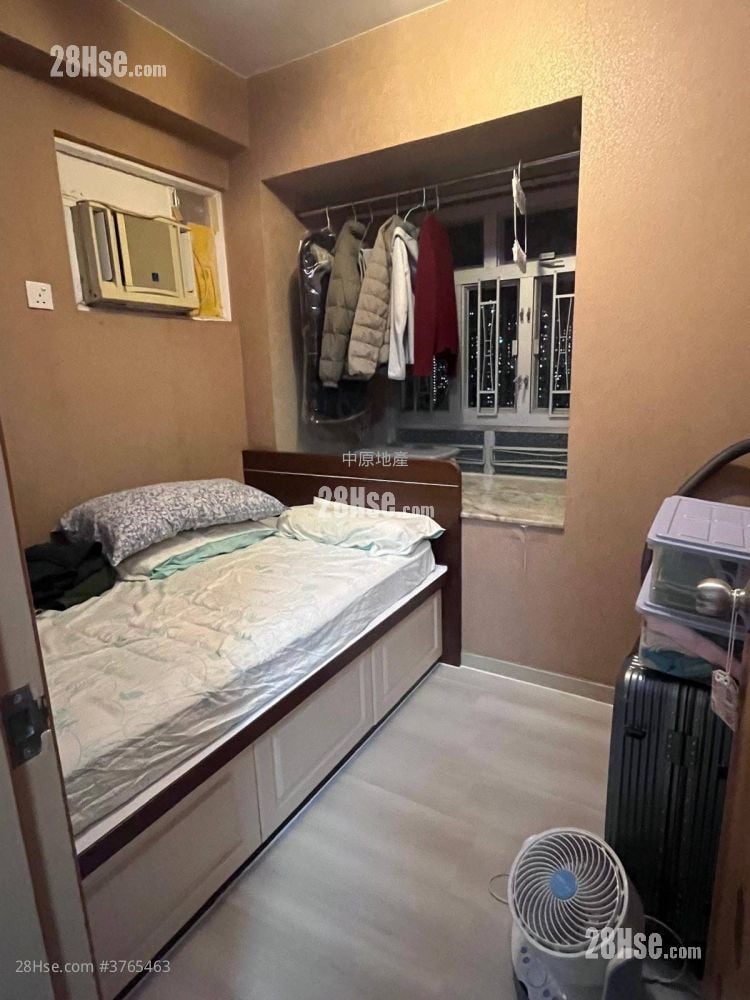 Chuen Fai Centre Sell 2 Bedrooms 277 ft²