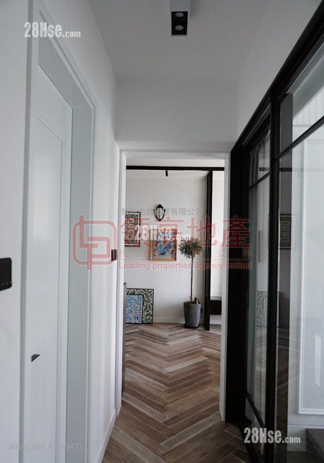 Sorrento Sell 3 Bedrooms , 2 Bathrooms 808 ft²