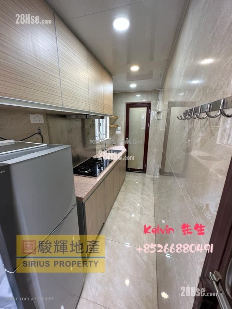 Hang Moon Building Sell 2 Bedrooms , 1 Bathroom 409 ft²