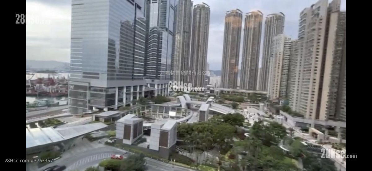 The Harbourside Sell 1,062 ft²