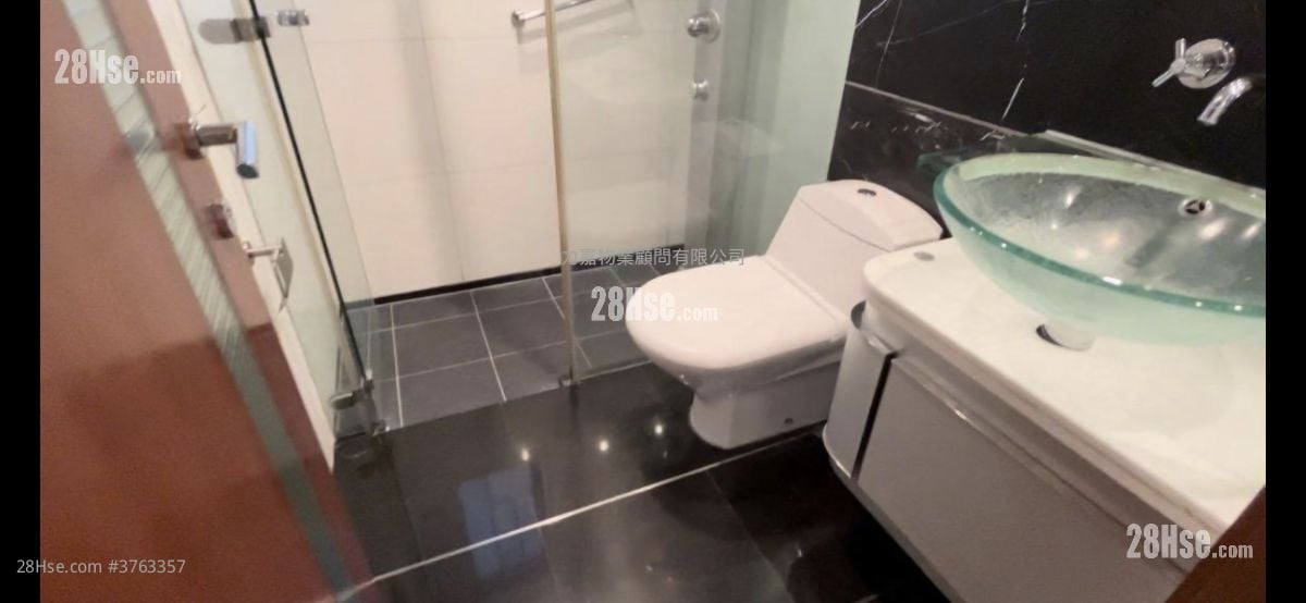 The Harbourside Sell 1,062 ft²