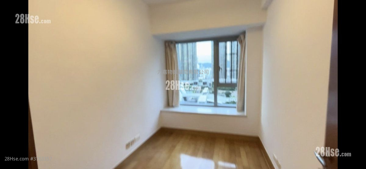 The Harbourside Sell 1,062 ft²