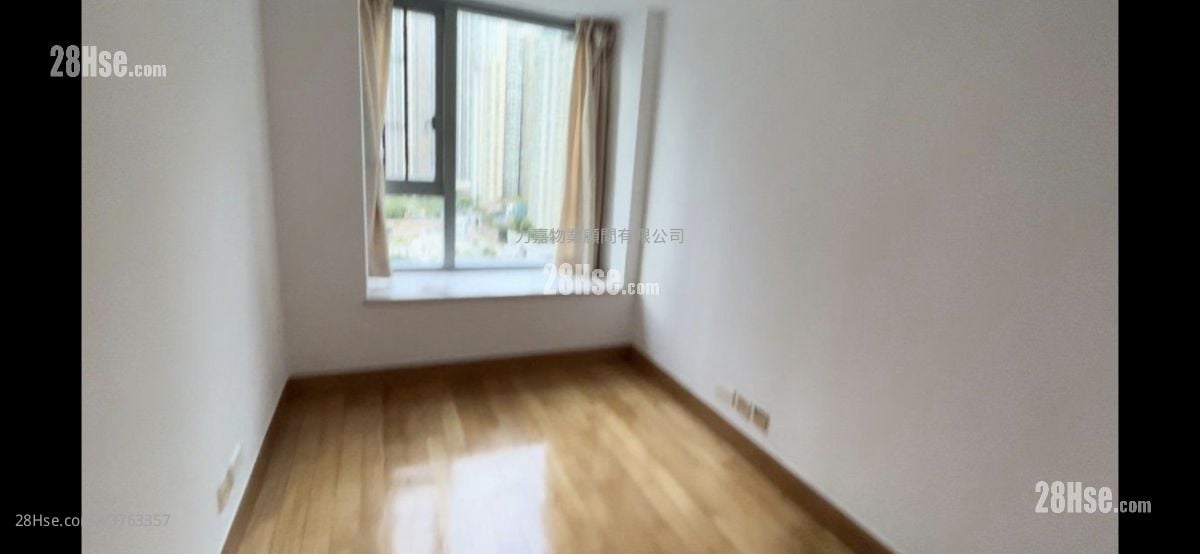 The Harbourside Sell 1,062 ft²