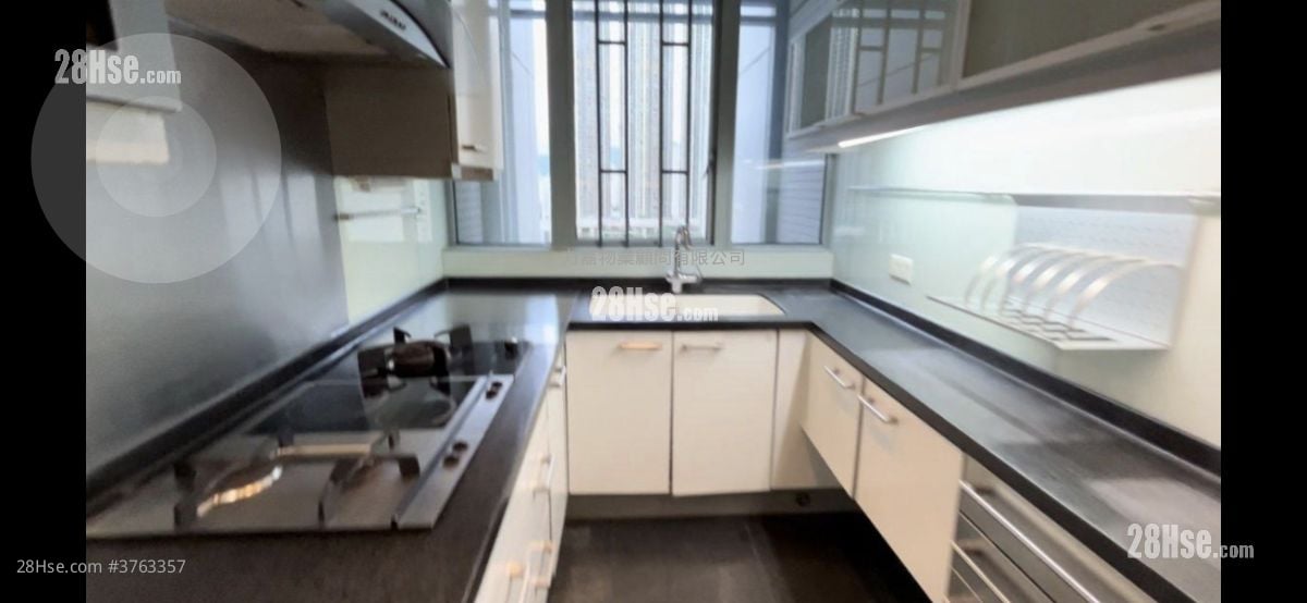 The Harbourside Sell 1,062 ft²