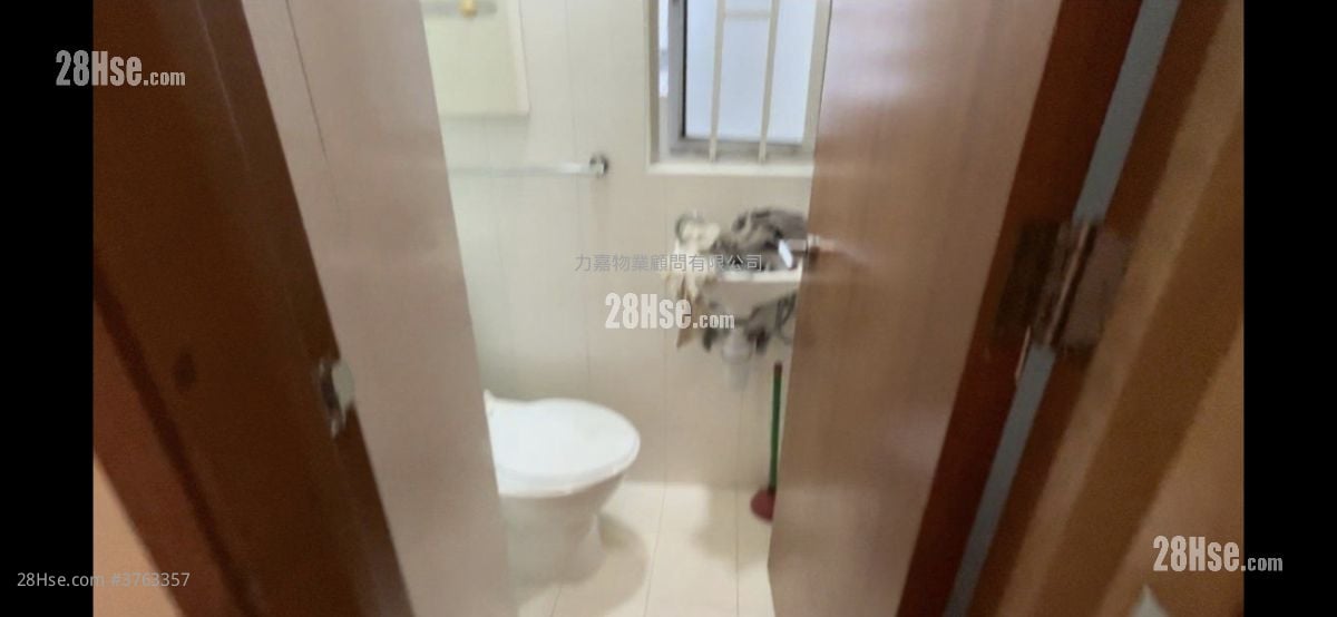 The Harbourside Sell 1,062 ft²