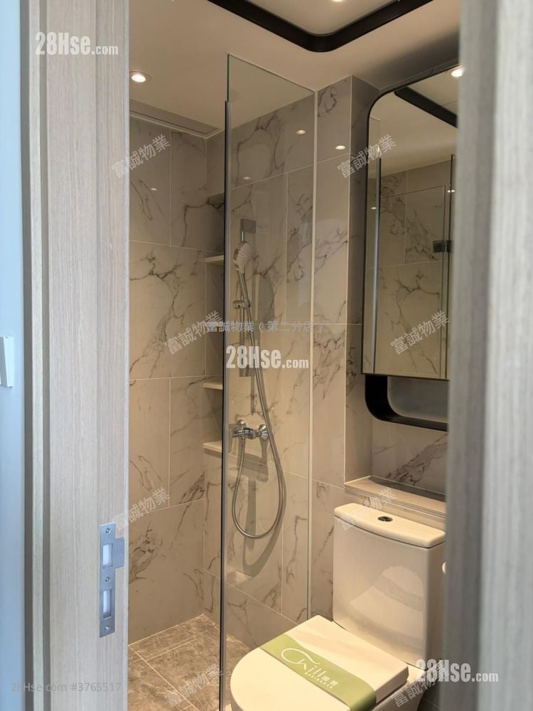 朗誉 租盘 246 平方尺