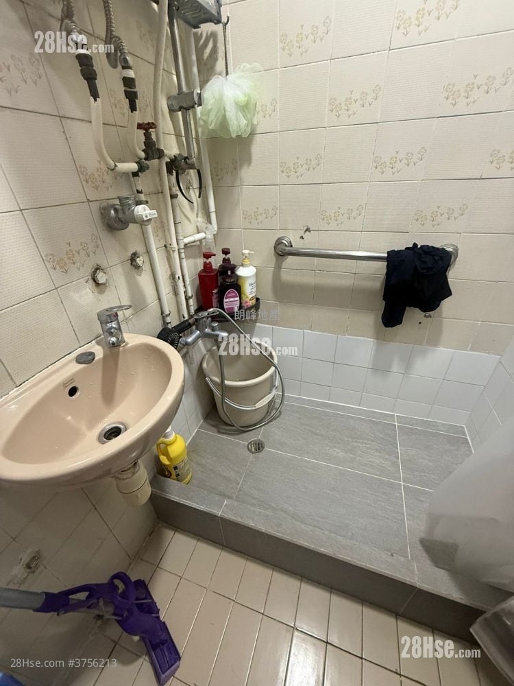 好顺泰大厦 售盘 2 房 , 1 浴室 290 平方尺