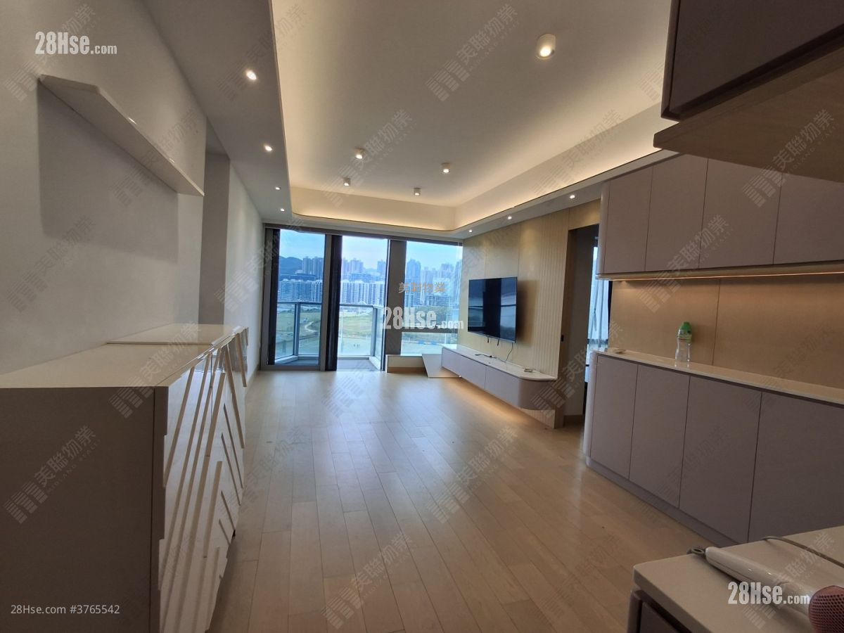 MALIBU 售盘 4 房 , 3 浴室 1,087 平方尺