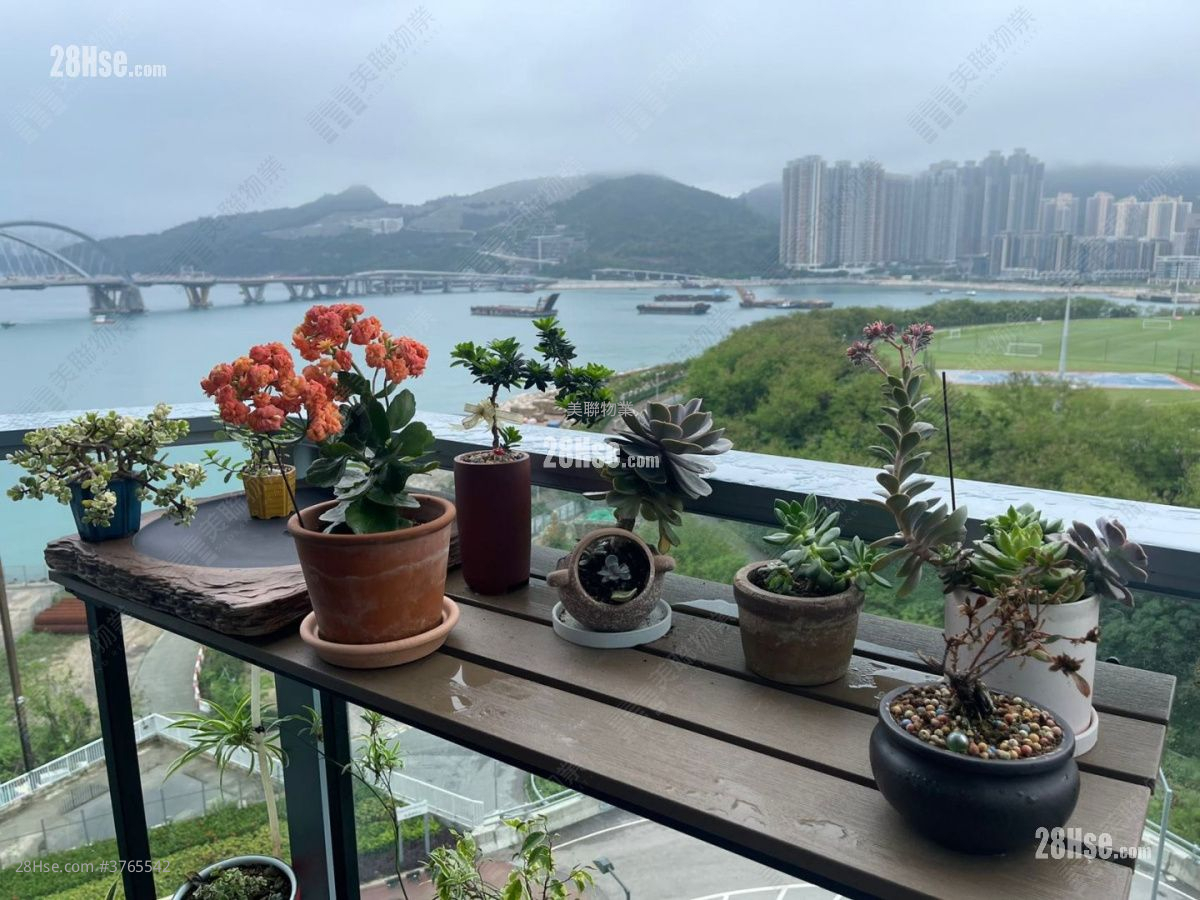 MALIBU 售盘 4 房 , 3 浴室 1,087 平方尺