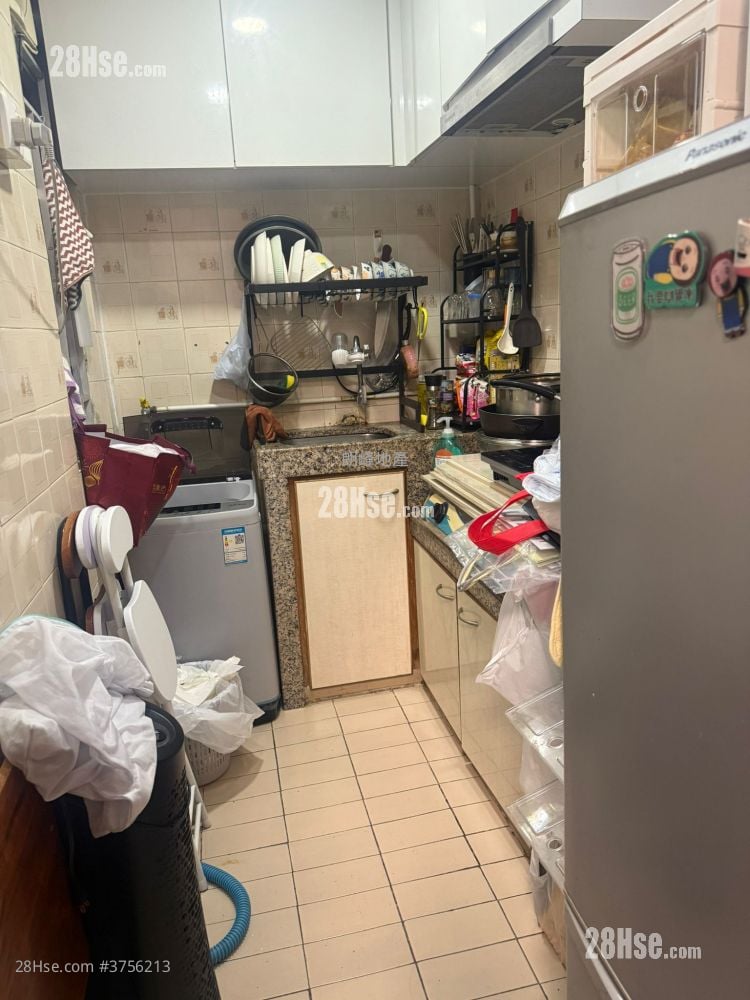 好顺泰大厦 售盘 2 房 , 1 浴室 290 平方尺