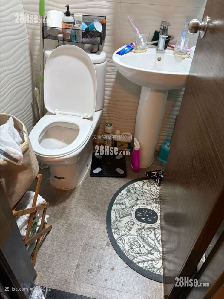 Co-Tack Building Sell 2 Bedrooms , 1 Bathroom 255 ft²