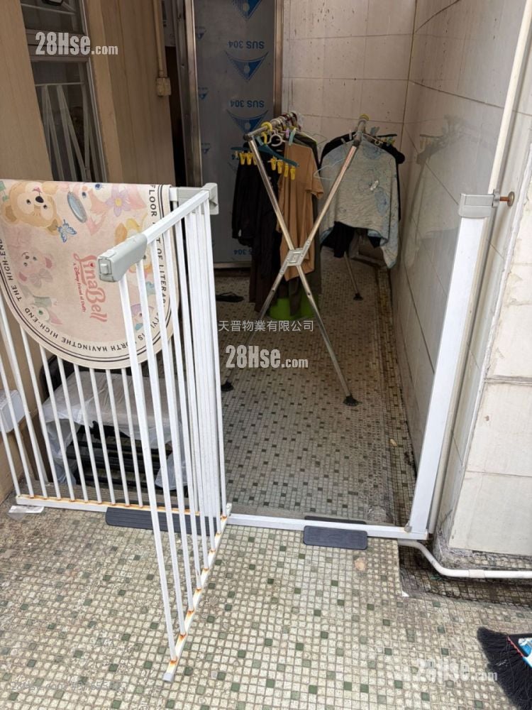 Co-Tack Building Sell 2 Bedrooms , 1 Bathroom 255 ft²