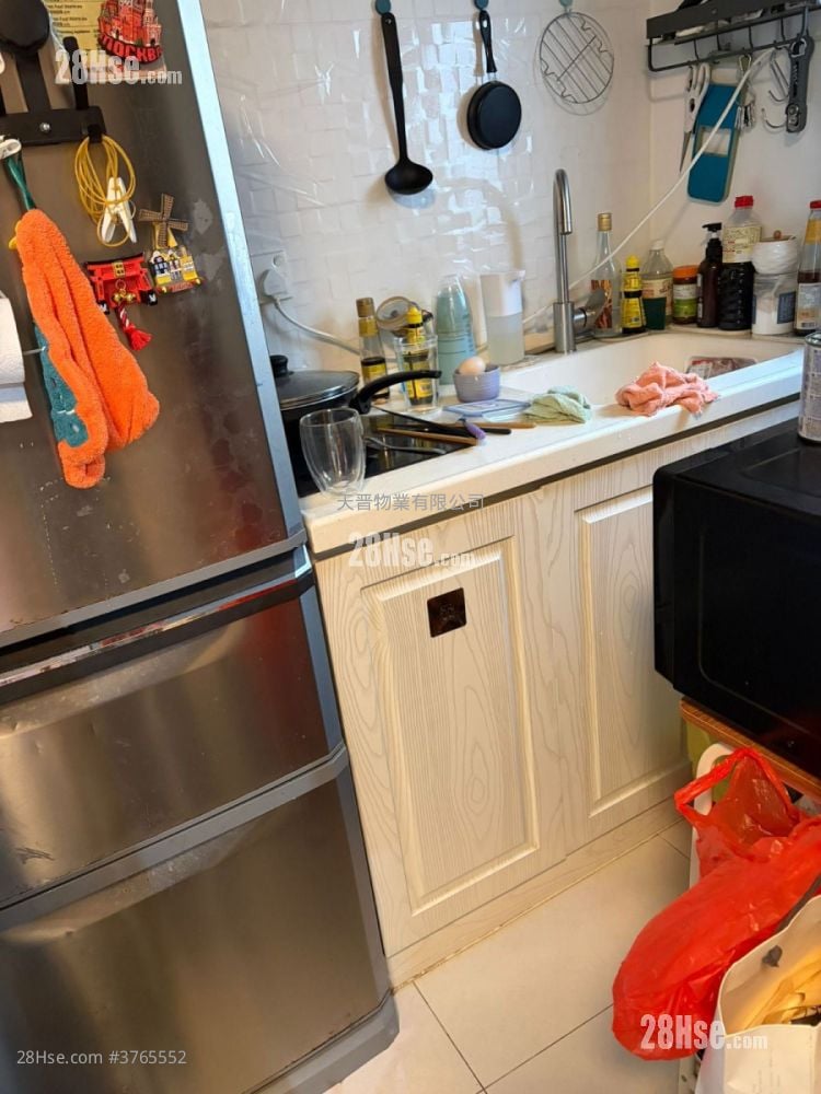 Co-Tack Building Sell 2 Bedrooms , 1 Bathroom 255 ft²