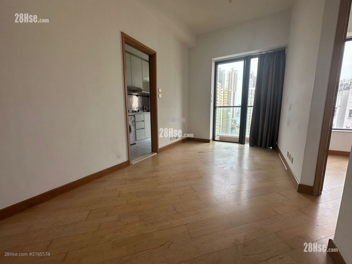 18 Upper East Sell 2 Bedrooms , 1 Bathroom 469 ft²