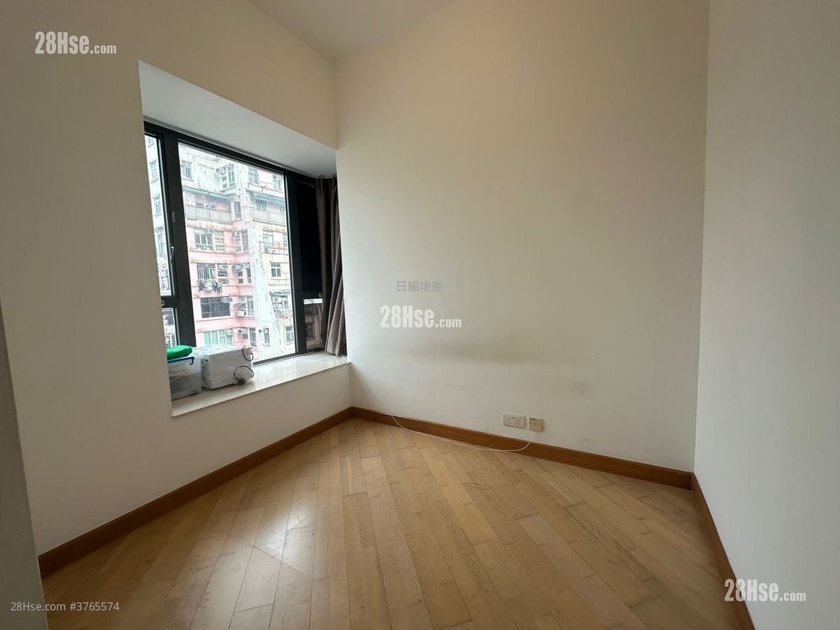 18 Upper East Sell 2 Bedrooms , 1 Bathroom 469 ft²