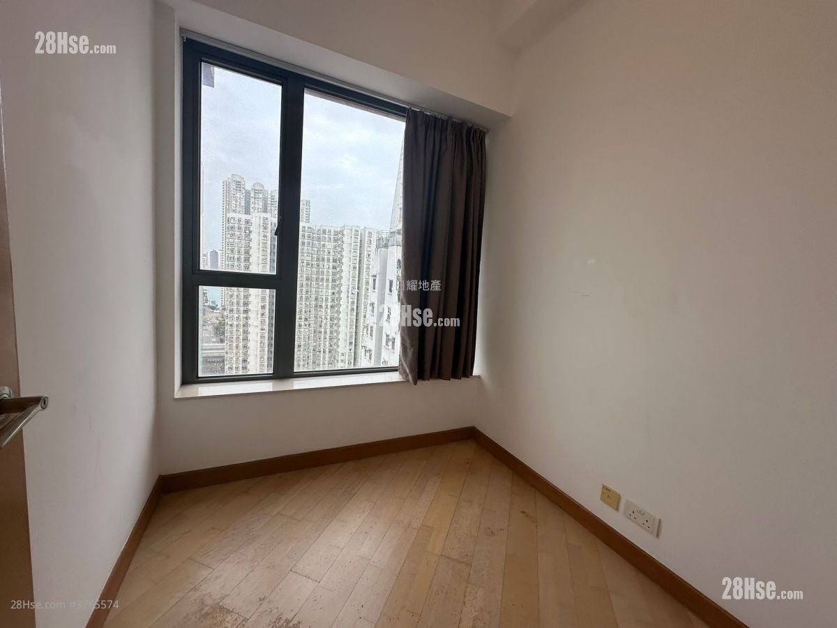 18 Upper East Sell 2 Bedrooms , 1 Bathroom 469 ft²