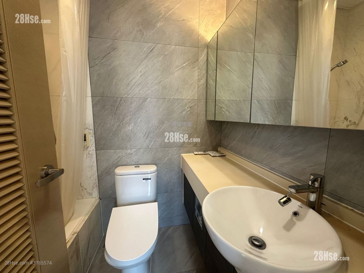 18 Upper East Sell 2 Bedrooms , 1 Bathroom 469 ft²