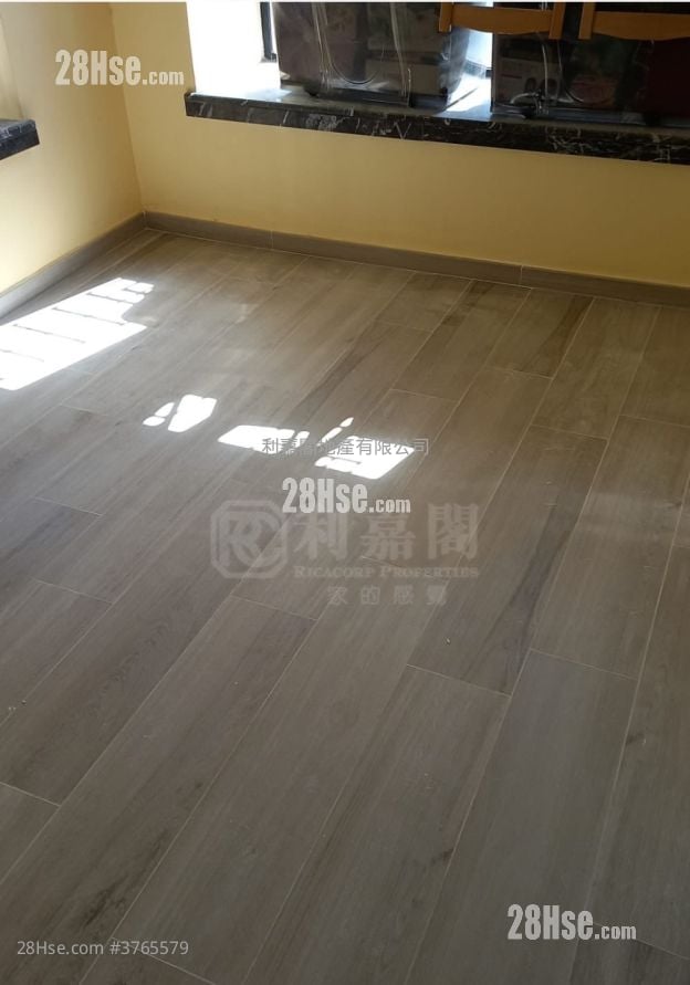 Finery Park Sell 2 Bedrooms , 1 Bathroom 410 ft²