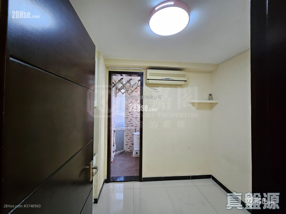 Mei Foo Sun Chuen Sell 4 Bedrooms , 2 Bathrooms 1,121 ft²