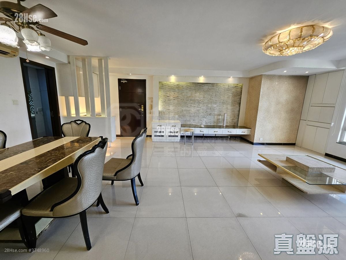 Mei Foo Sun Chuen Sell 4 Bedrooms , 2 Bathrooms 1,121 ft²