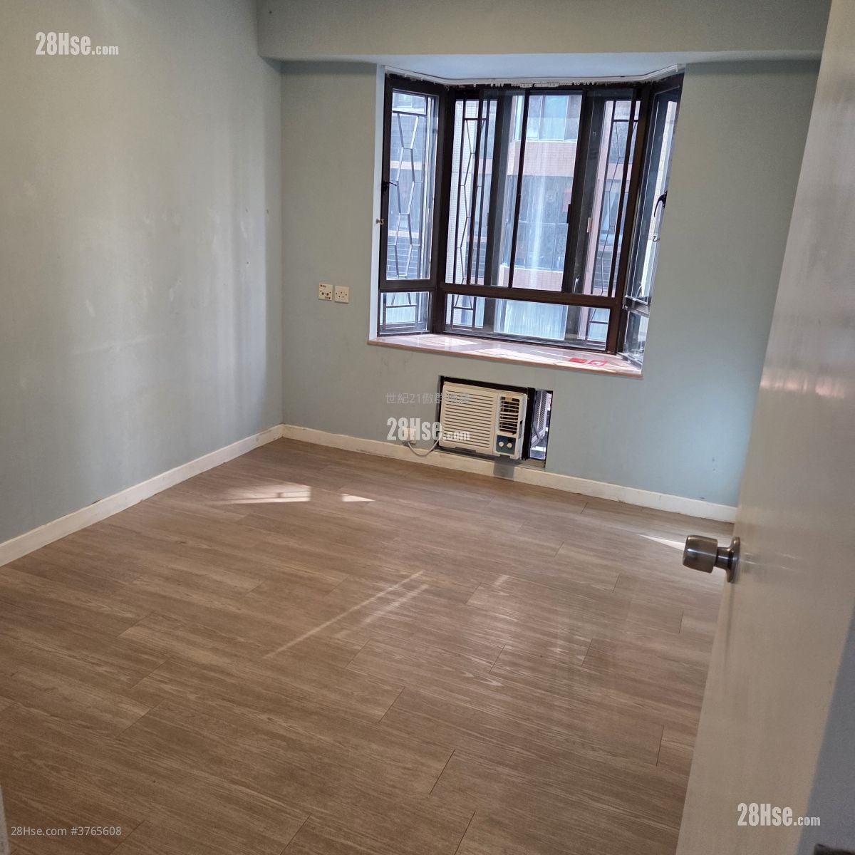 碧华花园 售盘 4 房 , 2 浴室 1,211 平方尺