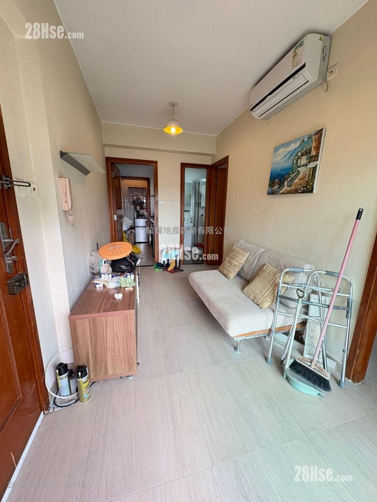 Yau On Court Sell 2 Bedrooms , 1 Bathroom 318 ft²