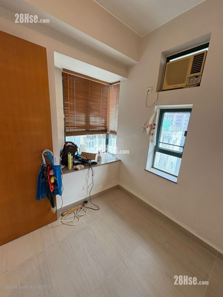 Yau On Court Sell 2 Bedrooms , 1 Bathroom 318 ft²