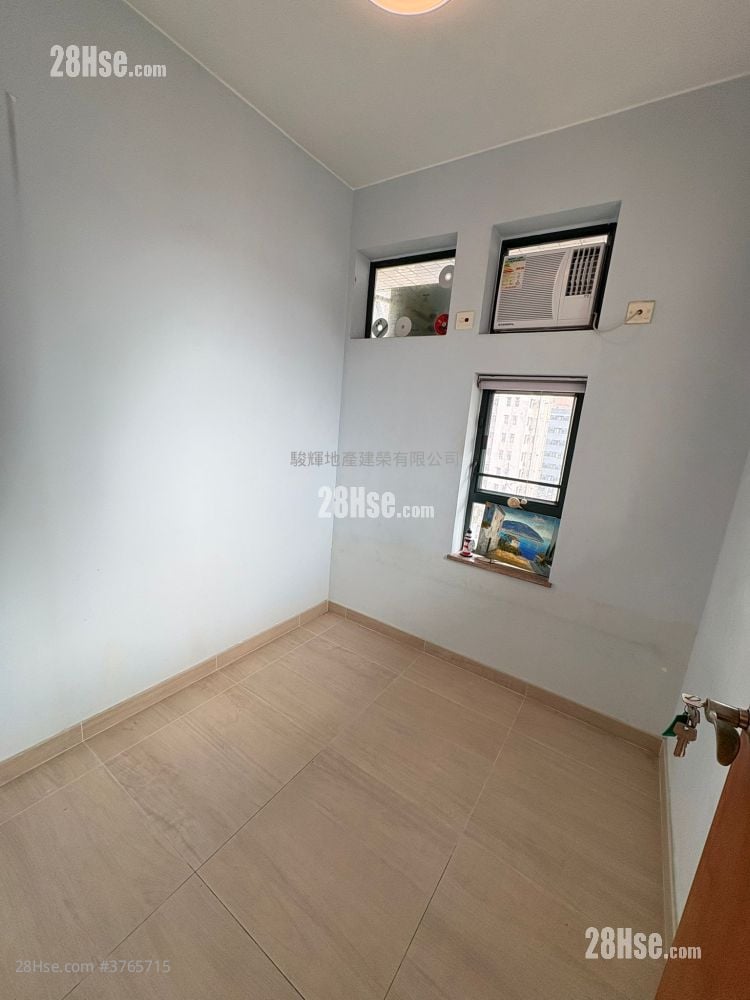 Yau On Court Sell 2 Bedrooms , 1 Bathroom 318 ft²