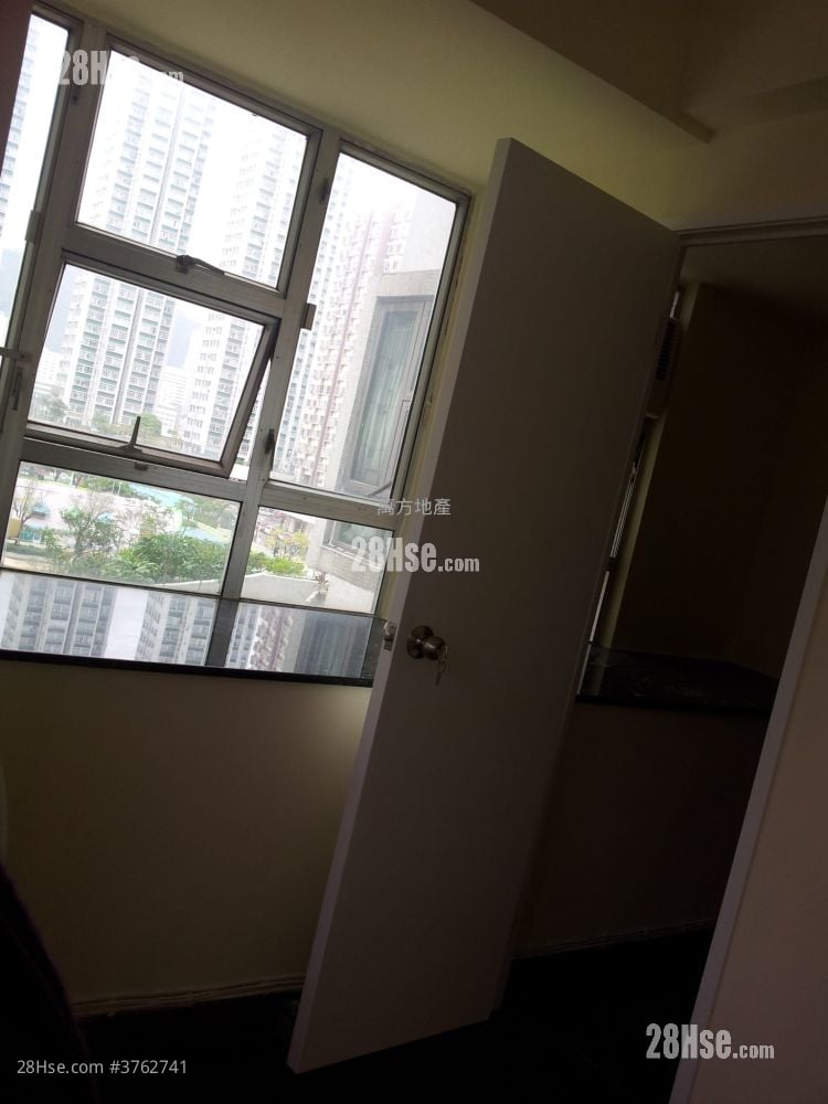 Greenwood Garden Sell 2 Bedrooms , 1 Bathroom 271 ft²